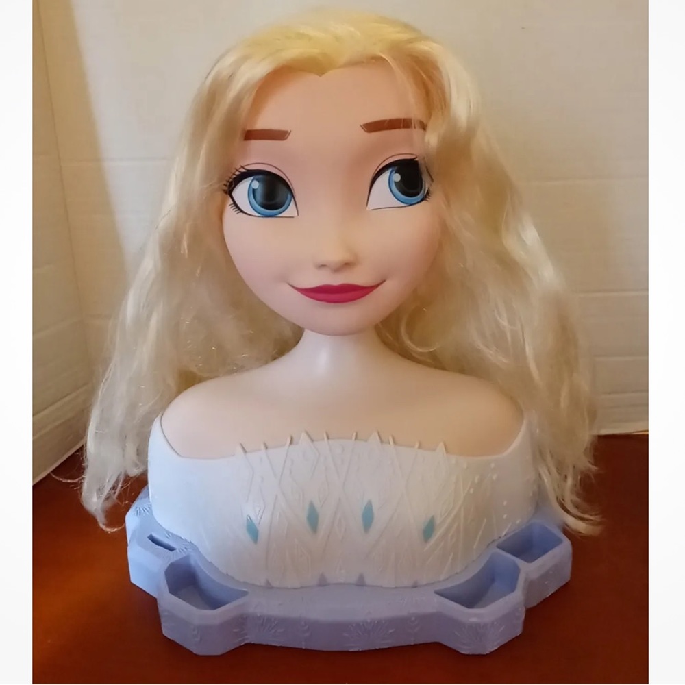 Elsa Snow Queen Deluxe Styling Head, Disney Frozen 2 figure doll bust